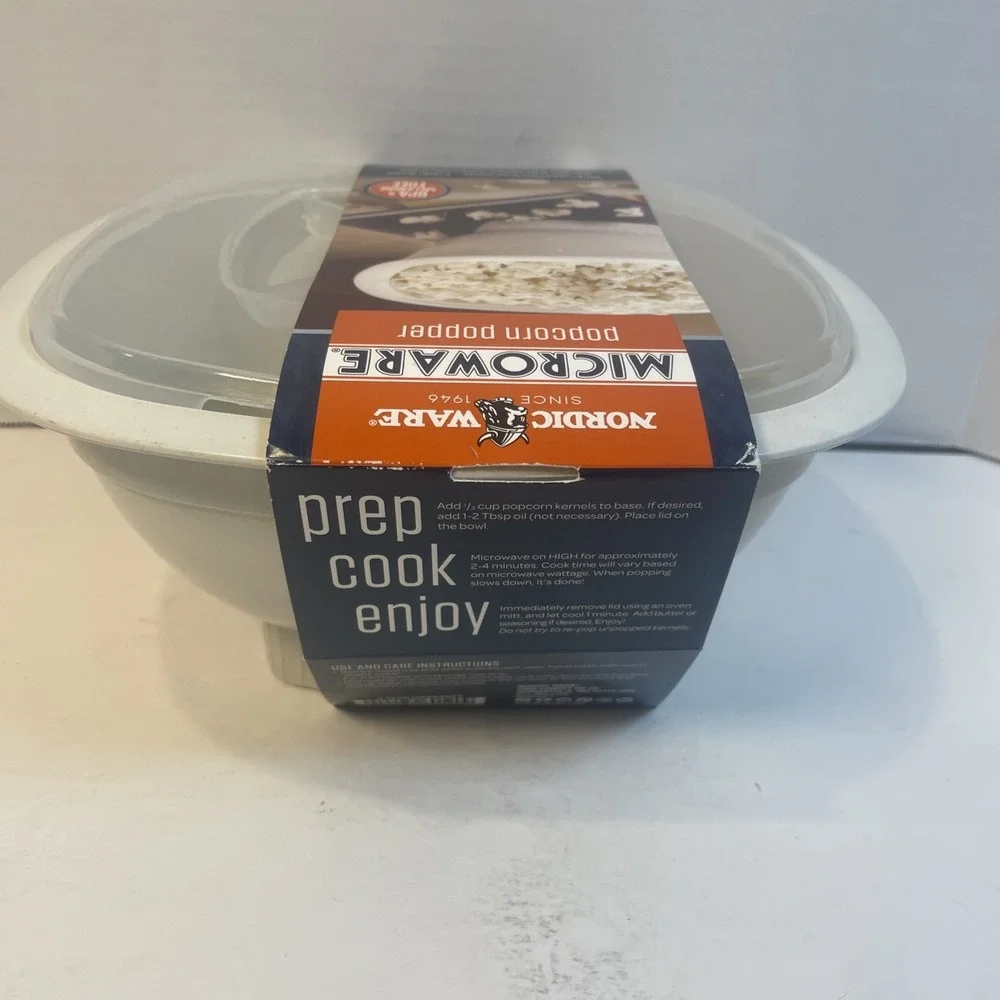Nordic Ware‎ Popcorn Popper Unisex 12 Cup White Microwave BPA Free Made in USA